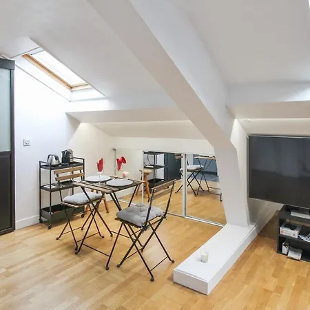 Des Carrosses - Welkeys Apartament *